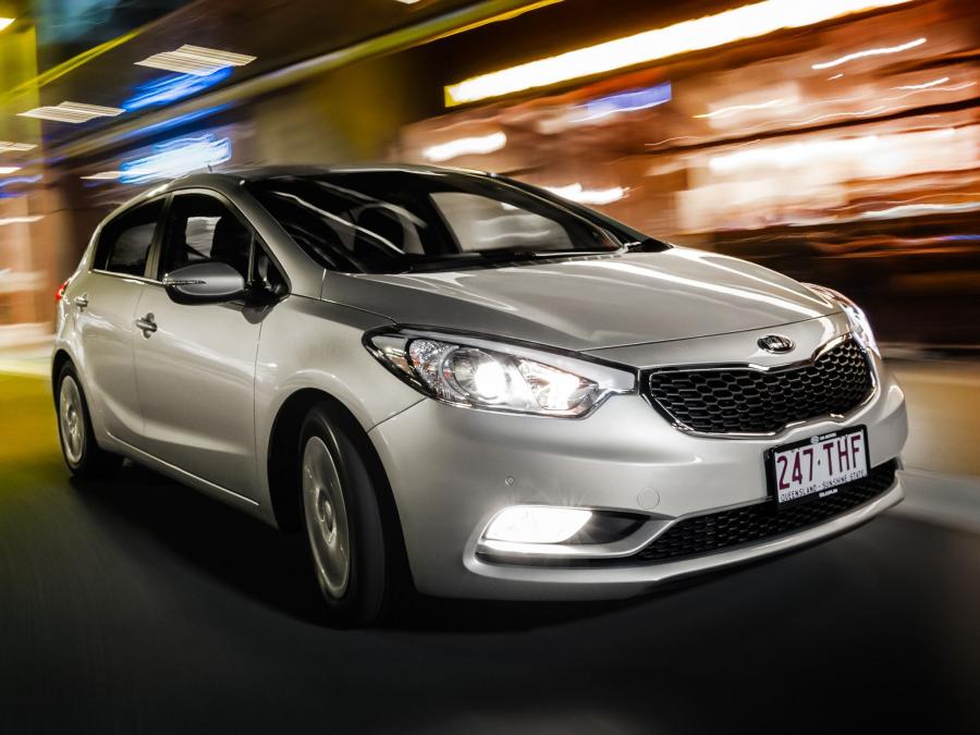  Kia Cerato Hatchback 2013 года  (AU) (фото 8 из 23)